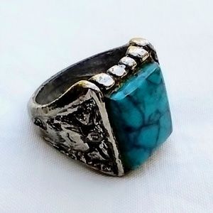 Vintage Chunky Faux Silver Tone  Southwestern Style Turquoise Ring Size 8